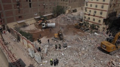 مصر.. ارتفاع حصيلة ضحايا عقار جسر السويس