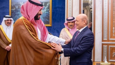 "رشاد العليمي" يدعو للضغط على الحوثيين