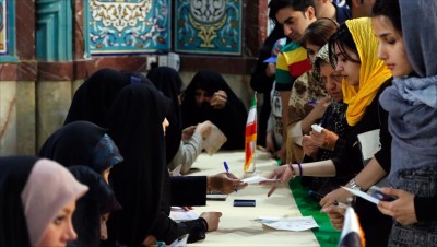 استطلاع يكشف حجم مشاركة الإيرانيين بالانتخابات البرلمانية
