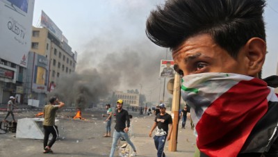 جمعة الشهداء.. العراقيون يواصلون التظاهر ويتحدون القبضة الأمنية 
