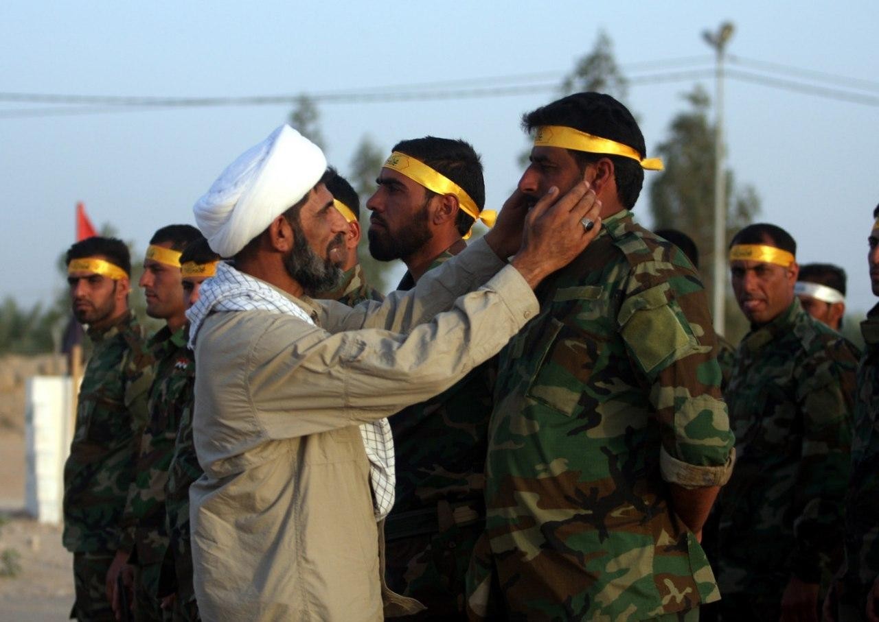 بعد انقطاع لأشهر.. إيـران تعيد صرف الرواتب لعناصر ميليشياتها في سوريا