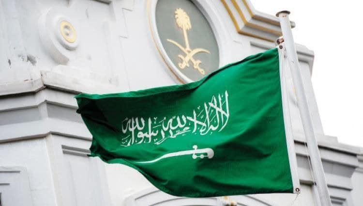 أمير سعودي يحذر من من المشروع الإيراني: اصحوا قبل أن تندموا