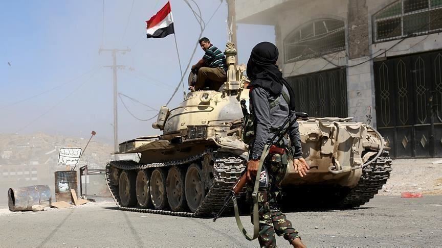 مقتل وإصابة 12 جنديا يمنيا بنيران الحوثي