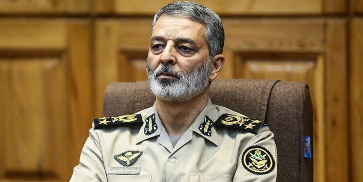 قائد الجيش الإيراني: ستندم إسرائيل إن فكرت بالاعتداء على إيران