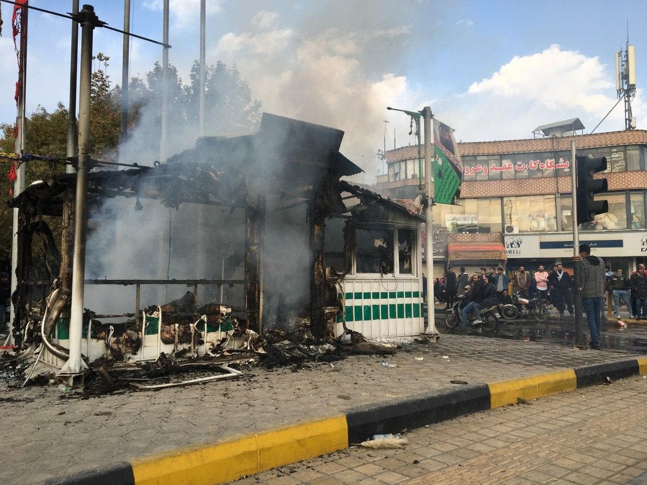 حكومة إيران تواصل تخوين الحراك وتتعهد بعودة الهدوء خلال 48 ساعة