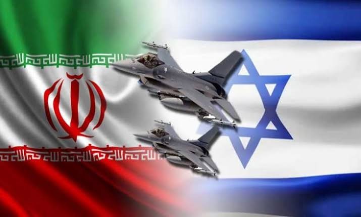 "إسرائيل وإيران".. تخادم استراتيجي وصفقات سلاح وتبادل أدوار