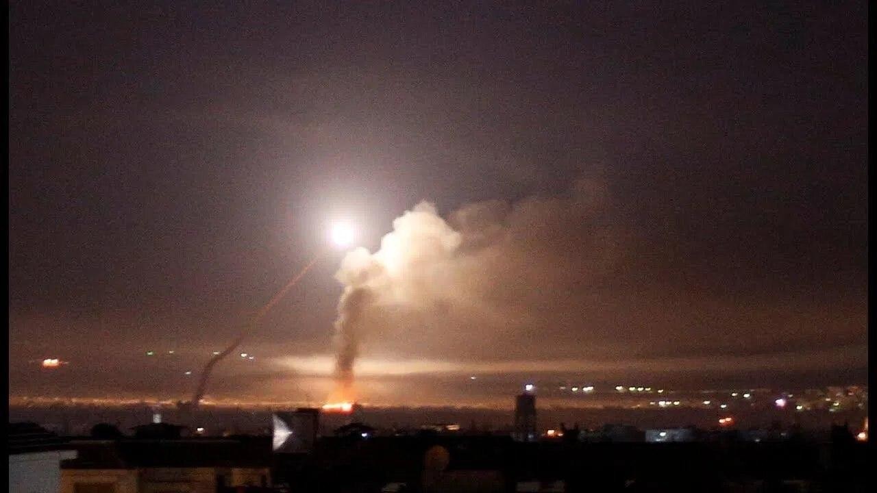 إسرائيل توجه ضربة جديدة لإيران في سوريا.. مصرع جنرال و10 خبراء عسكريين