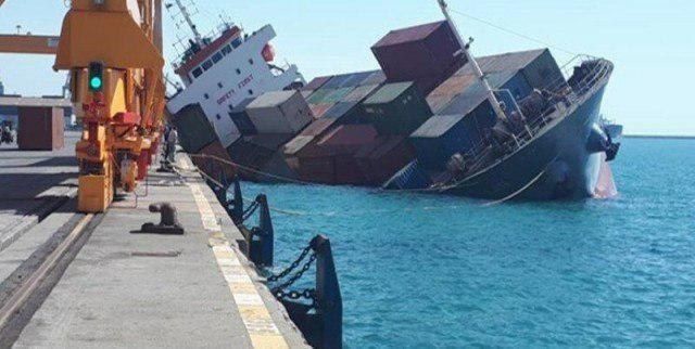 إيران تكشف سبب غرق سفينتها التجارية في أذربيجان