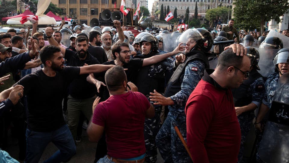 زعيم "حزب الله" يخوّن الحراك اللبناني ويهاجم شعاراته
