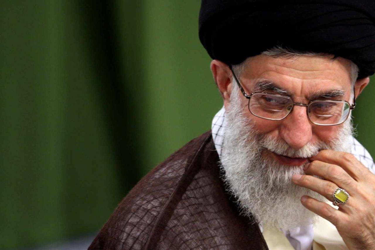 خامنئي يوجه ميليشياته في العراق ولبنان لمواجهة المتظاهرين