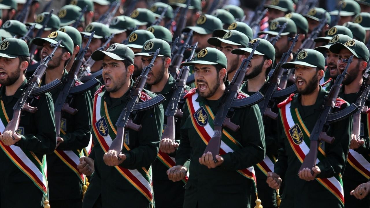إيران تشرع ببناء قاعدة عسكرية للحرس الثوري شرق سوريا