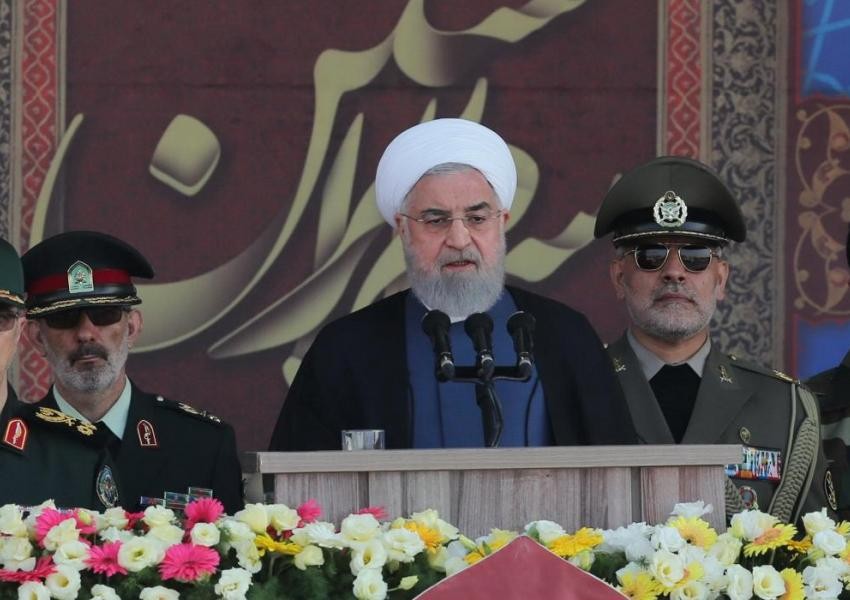 روحاني يحمل خطة "سلام" وقيادي بالحرس يلوح بـ"الحرب"