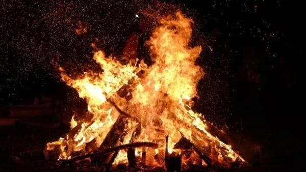تفسير حلم النار المشتعلة في الشارع: دلالات الخير والتحذير